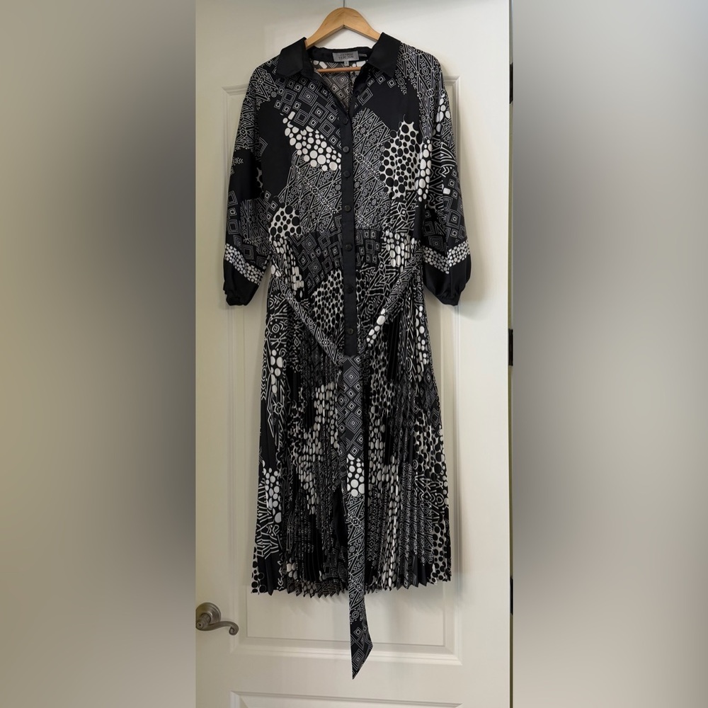 Teri Jon Black and White Geometric Long Sleeve Dress